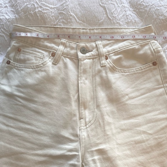 White Jeans - Picture 3 of 4